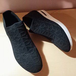 DKNY Slip On Black Sneakers 9.5